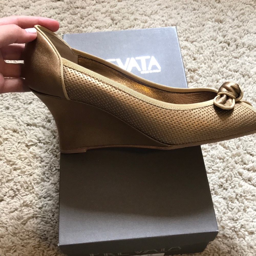PREVATA Gold Open-Toe Wedges - Picture 8 of 8